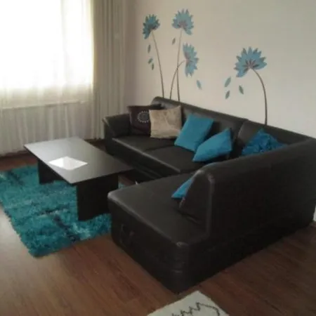 Royal Towers Alexander Services Private Apartment